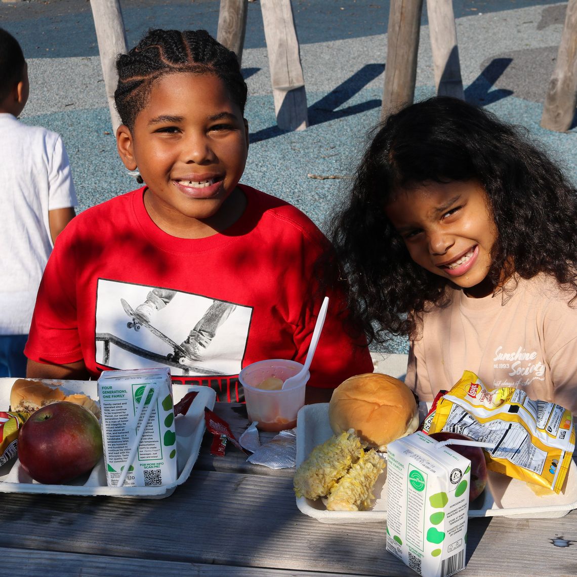 Kids enjoy Summer Eats in Salem